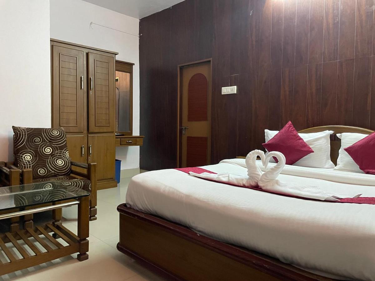 Hotel Caveri Madikeri Eksteriør billede