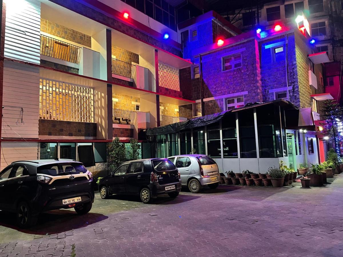 Hotel Caveri Madikeri Eksteriør billede