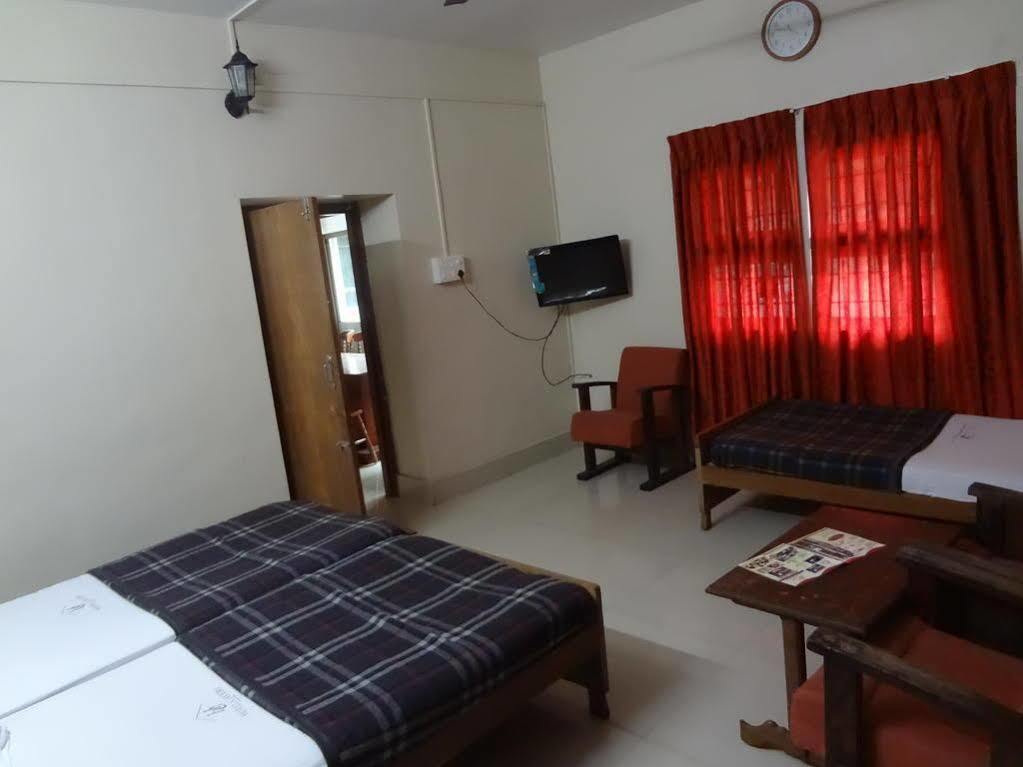 Hotel Caveri Madikeri Eksteriør billede