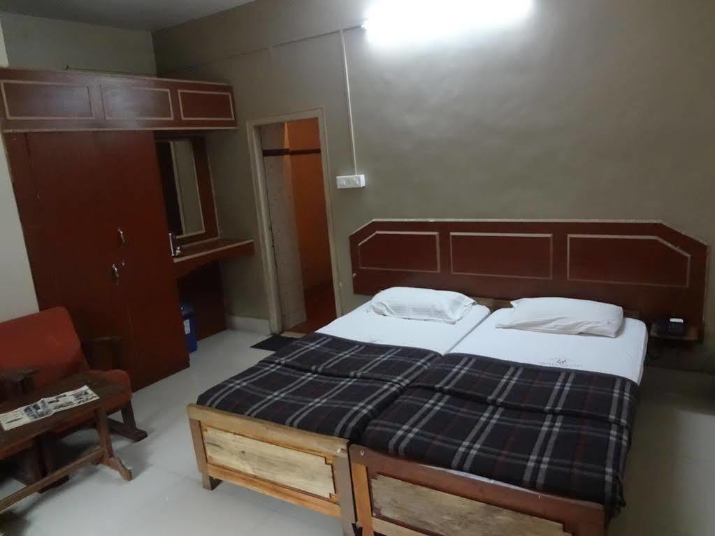 Hotel Caveri Madikeri Eksteriør billede